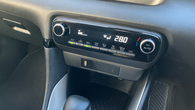 Toyota Yaris 1.5 Hybrid Design 5dr CVT Hybrid Hatchback